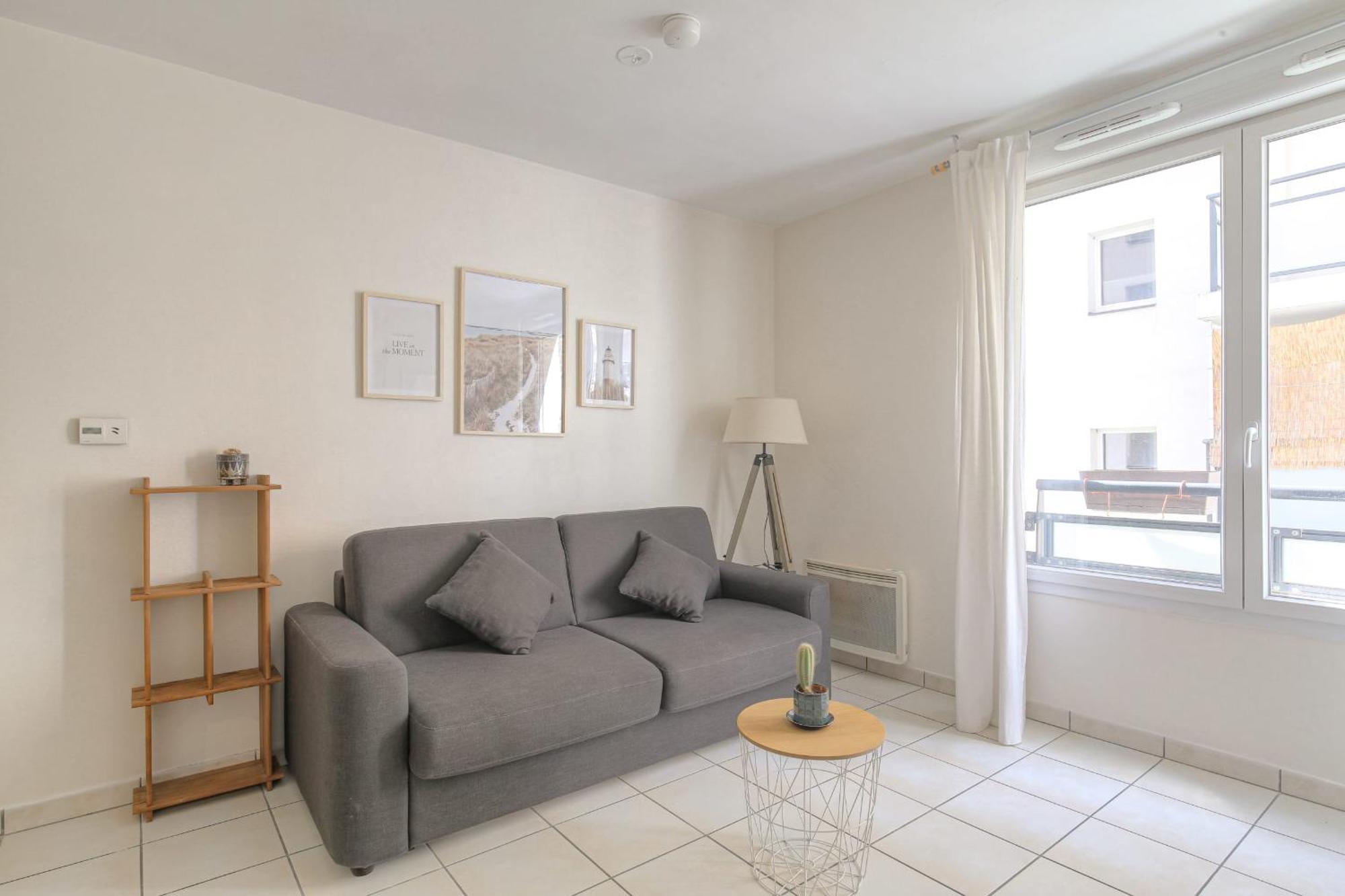 Le Calme Et Cosy Avec Parking Gratuit Apartment Лион Екстериор снимка